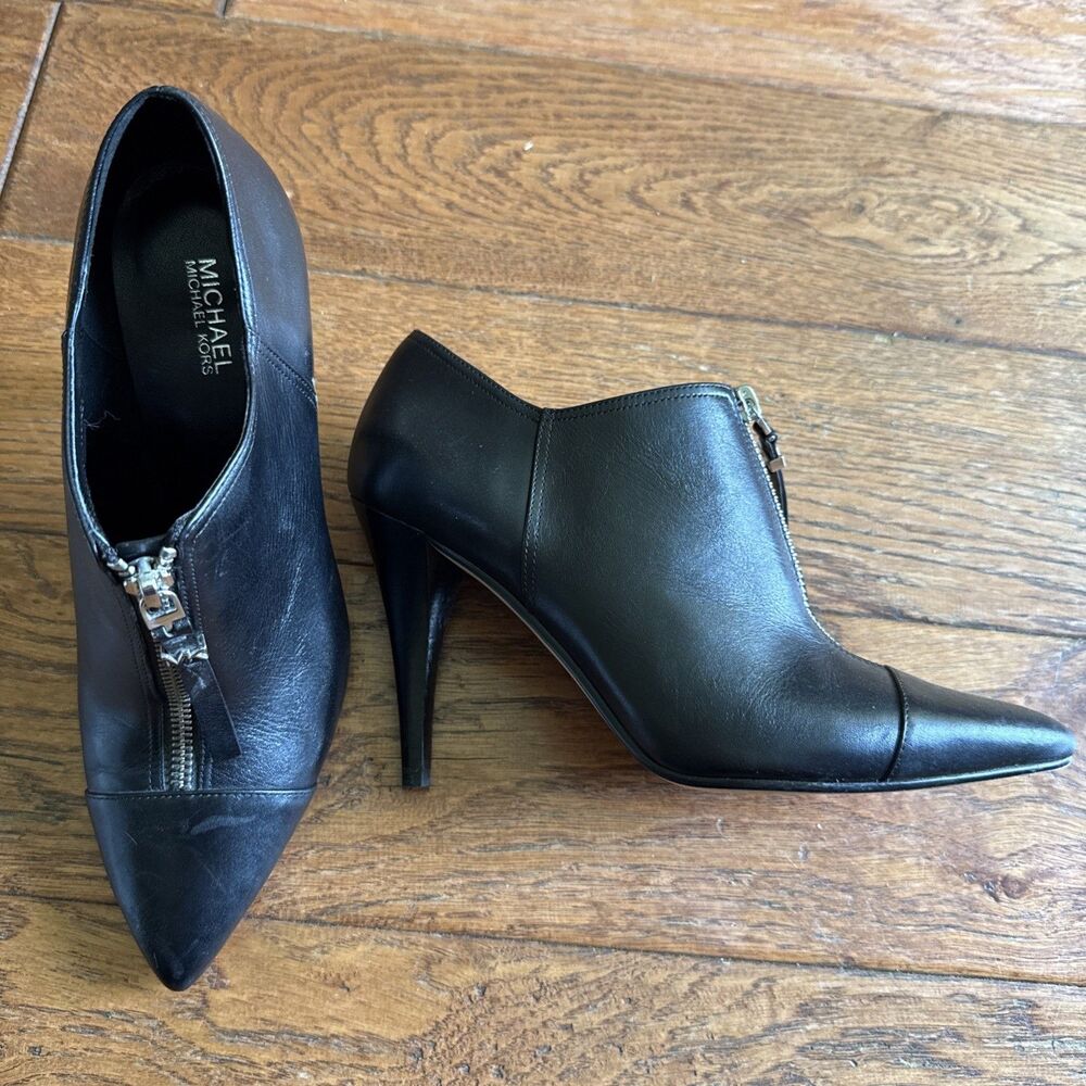 Michael Kors MK 7.6 M Black Leather Ankle Boots Front Zipper Pointed Toe Witchy